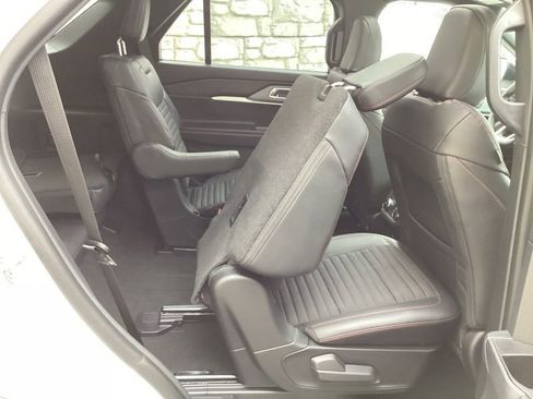 New 2026 Ford Explorer ST-Line w/ ST-Line Street Pack image 18