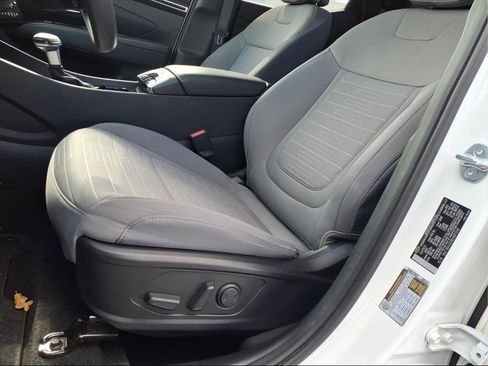 Used 2024 Hyundai Santa Cruz SEL image 12