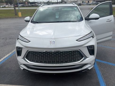 Used 2024 Buick Encore GX Avenir w/ Avenir Technology Package image 1