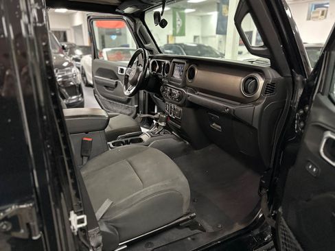 Used 2020 Jeep Gladiator Sport w/ Quick Order Package 24S AWD/4WD image 30