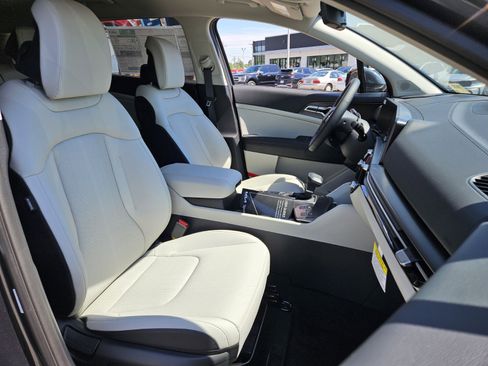 New 2026 Kia Sportage EX FWD image 12