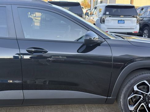 New 2026 Chevrolet Trax RS w/ Sunroof Package image 8