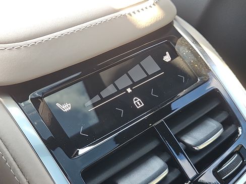 New 2026 Volvo XC90 B6 Plus w/ Protection Package Premier image 11