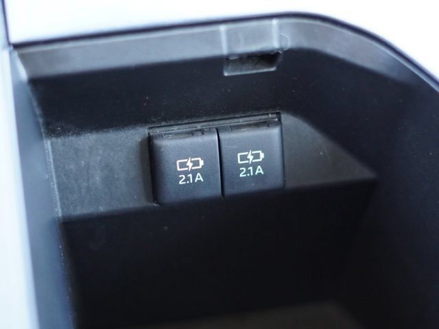 Used 2020 Toyota Camry SE FWD image 35