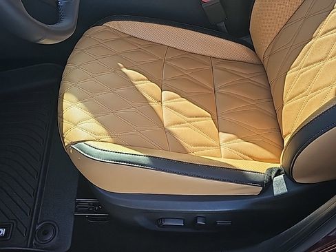 Used 2025 Nissan Sentra SV w/ SV Premium Package image 10