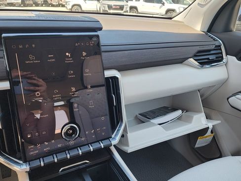 New 2026 GMC Acadia Denali image 38