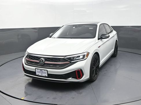 Used 2022 Volkswagen Jetta GLI Autobahn FWD image 4