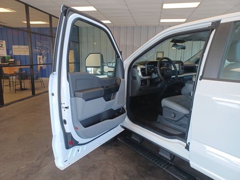 New 2026 Ford F250 XL w/ XL Off-Road Package image 11