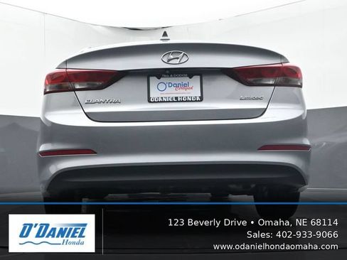 Used 2017 Hyundai Elantra Limited w/ Limited Ultimate Package 09 FWD image 11