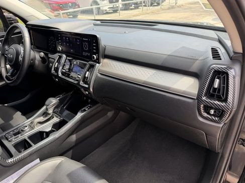 Used 2023 Kia Sorento SX AWD/4WD image 30