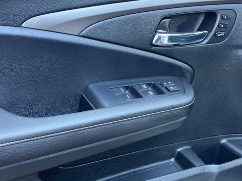 Used 2025 Honda Ridgeline RTL image 13