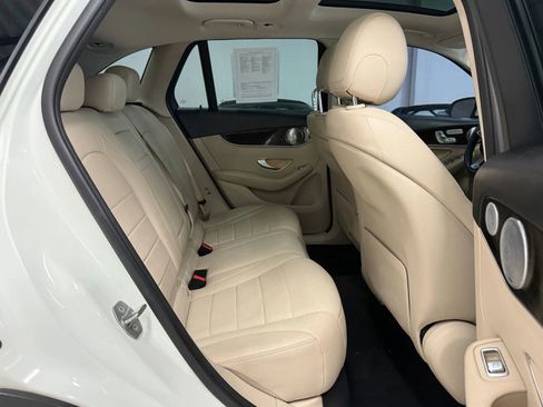 Used 2018 Mercedes-Benz GLC 300 4MATIC w/ Multimedia Package image 22