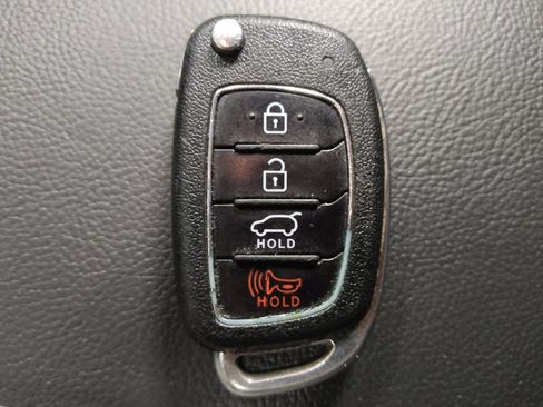 Used 2018 Hyundai Santa Fe Sport image 32