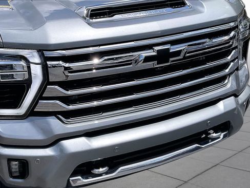 Certified 2025 Chevrolet Silverado 2500 High Country w/ Technology Package AWD/4WD image 29