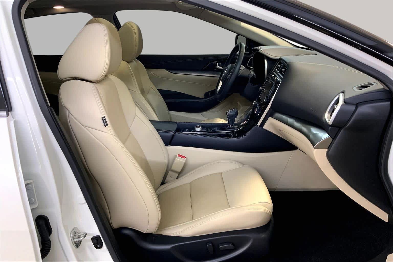 Used 2020 Nissan Maxima 3.5 SL w/ Floor Mat Group FWD image 8