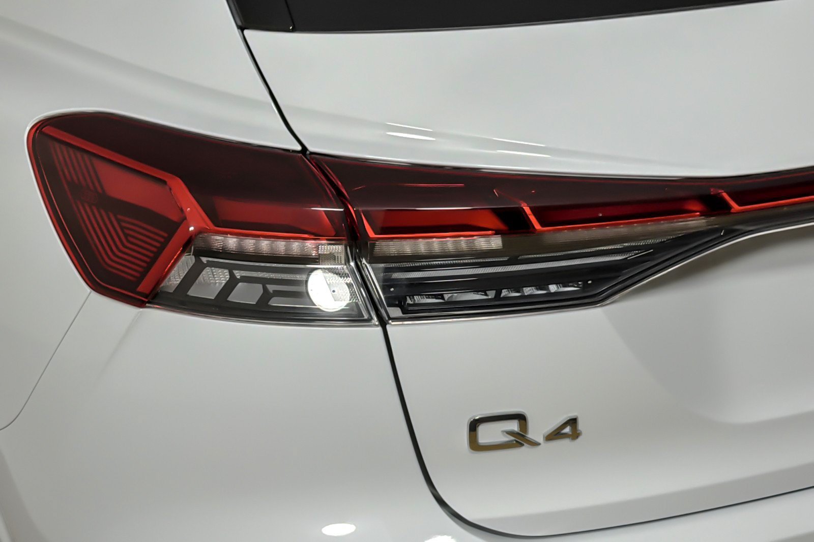 Certified 2023 Audi Q4 e-tron Prestige AWD/4WD image 25