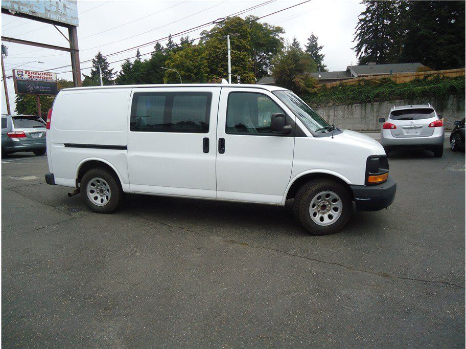 Used 2014 Chevrolet Express 1500 RWD image 4