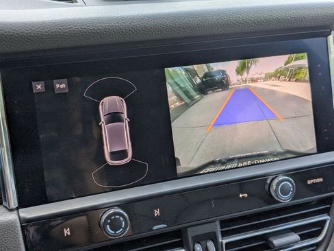 Certified 2026 Porsche Macan AWD/4WD image 18
