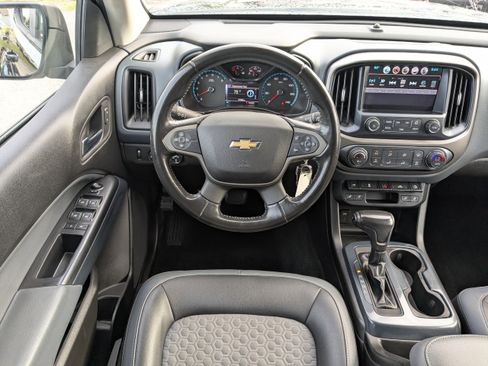 Used 2018 Chevrolet Colorado Z71 AWD/4WD image 17