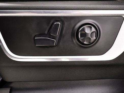 Used 2019 RAM 1500 Laramie image 15