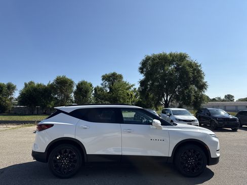 Used 2024 Chevrolet Blazer LT w/ LPO, Floor Liner Package FWD image 2
