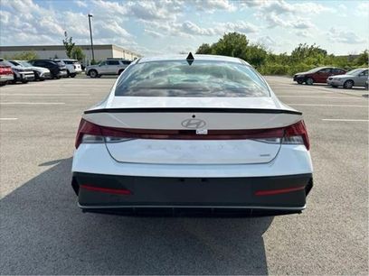 New 2025 Hyundai Elantra SEL