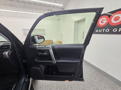 Used 2018 Toyota 4Runner Limited AWD/4WD image 28