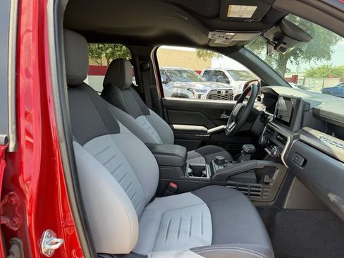 Used 2024 Toyota Tacoma TRD Sport AWD/4WD image 29