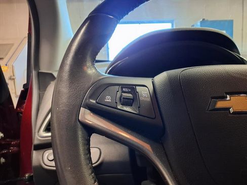 Certified 2022 Chevrolet Trax LT w/ LT Convenience Package image 9