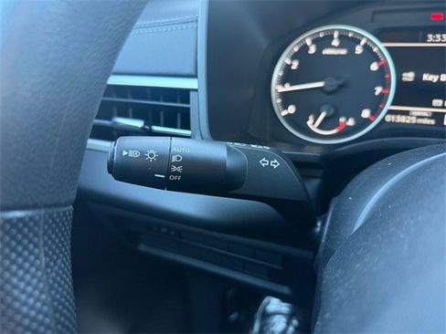 Used 2023 Mitsubishi Outlander ES image 12