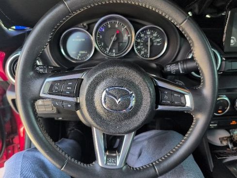 Used 2022 MAZDA MX-5 Miata RF Grand Touring RWD image 12