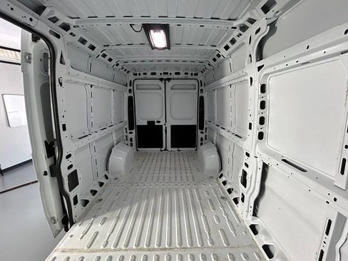 Used 2026 RAM ProMaster 3500 w/ Convenience Group FWD image 13