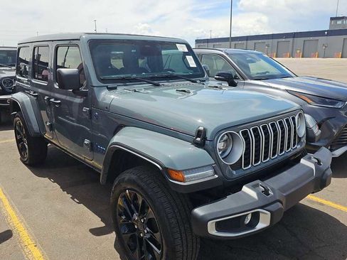 Used 2025 Jeep Wrangler Unlimited Sahara w/ Safety Group AWD/4WD image 3