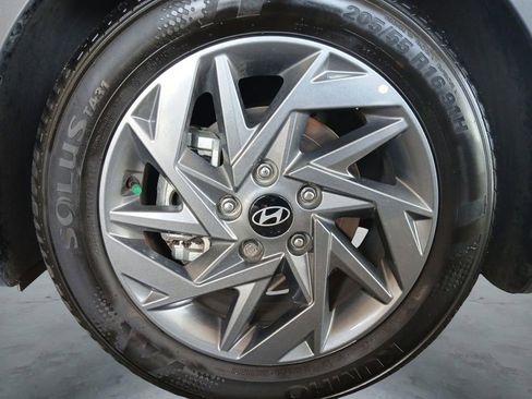 Used 2024 Hyundai Elantra SEL FWD image 14