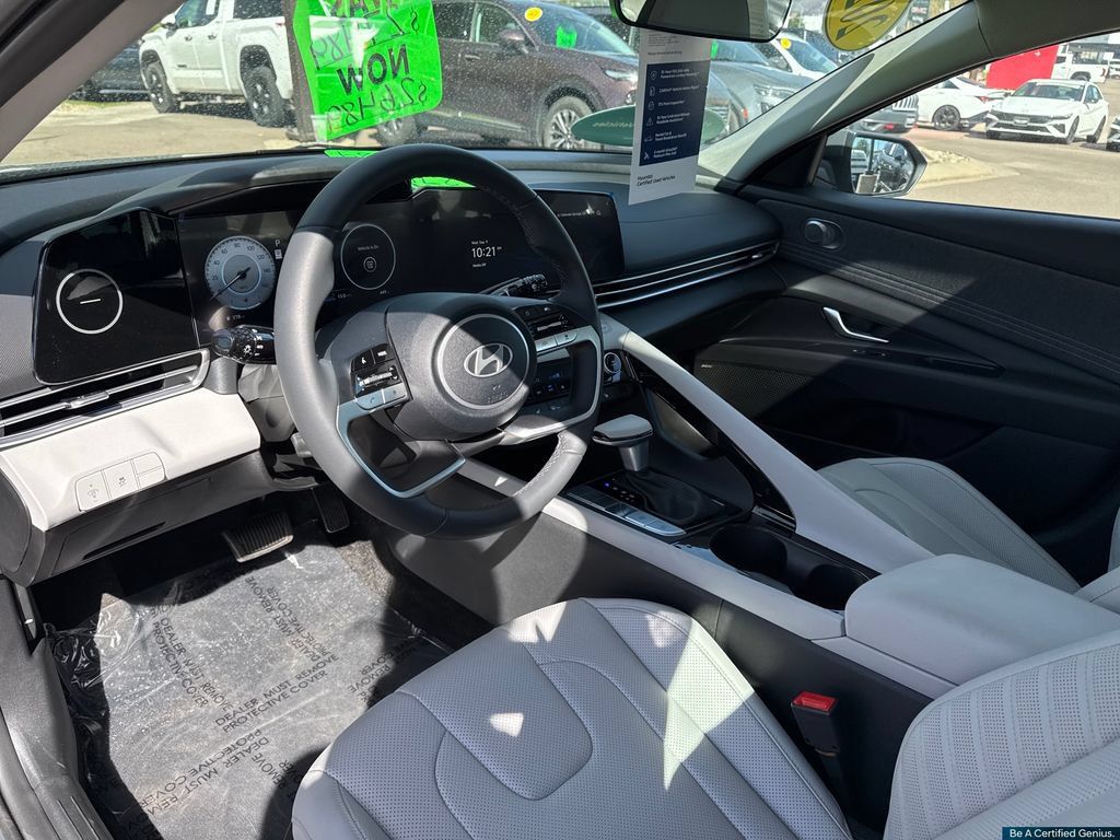 Certified 2026 Hyundai Elantra Limited FWD image 22