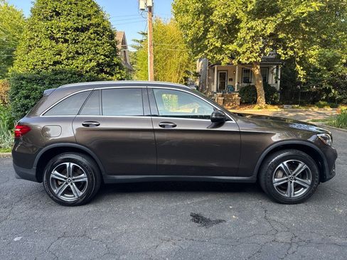 Used 2017 Mercedes-Benz GLC 300 4MATIC image 6