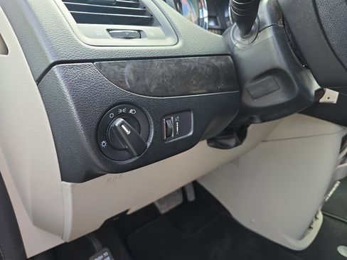 Used 2017 Dodge Grand Caravan SE w/ Power Window Group image 18