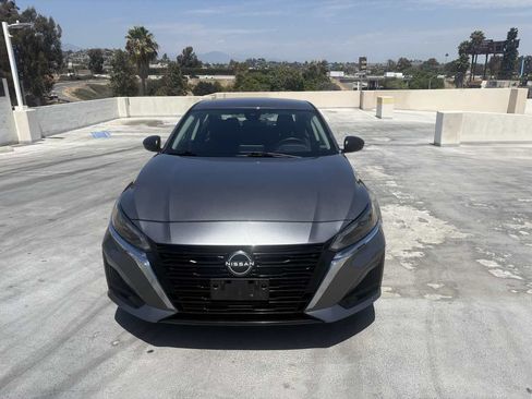 Used 2025 Nissan Altima 2.5 SV FWD image 5
