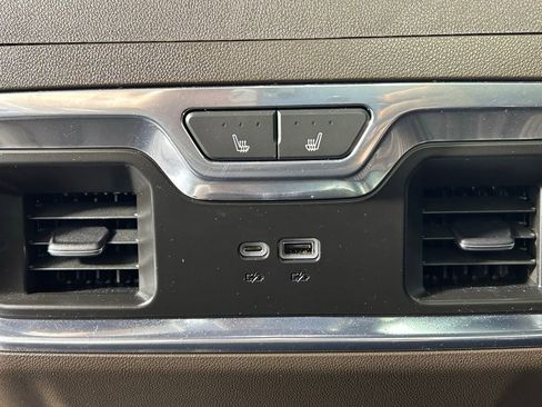 Used 2024 GMC Sierra 1500 Denali image 17