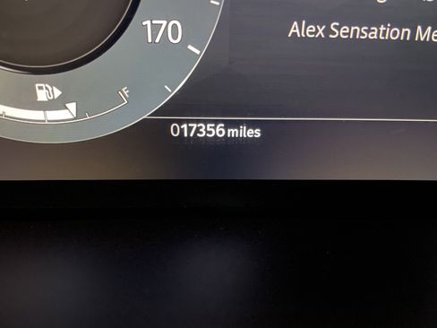 Certified 2024 Land Rover Range Rover Evoque Dynamic SE image 25