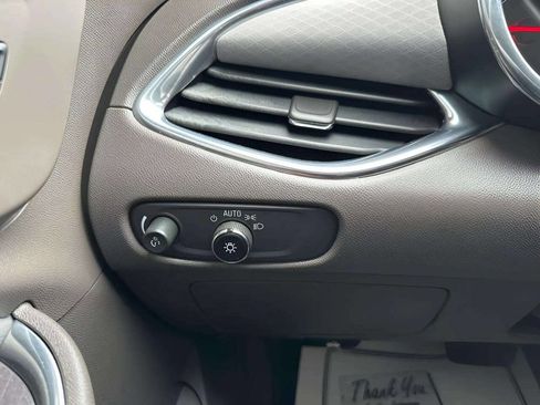 Used 2017 Chevrolet Malibu LT w/ LPO, Convenience Package 2 image 21