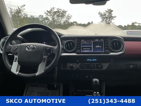 Used 2022 Toyota Tacoma SR5 w/ Technology Package RWD image 15