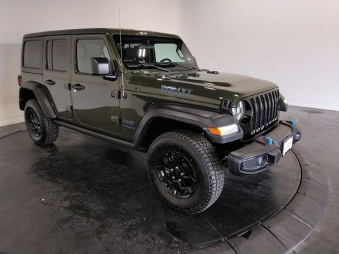 Used 2023 Jeep Wrangler Unlimited w/ Cold Weather Group image 4