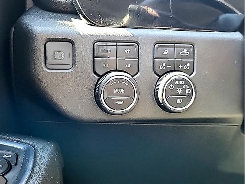 Used 2024 Chevrolet Silverado 2500 LTZ AWD/4WD image 21