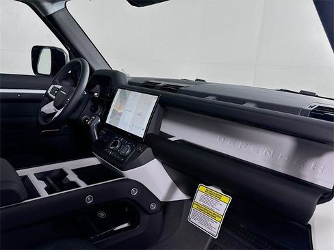 New 2026 Land Rover Defender 110 S image 27