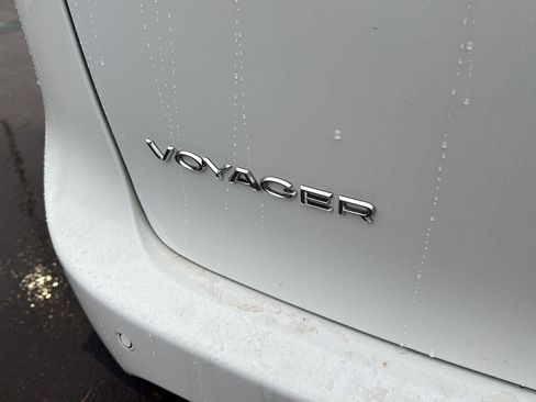 Used 2026 Chrysler Voyager LX image 5