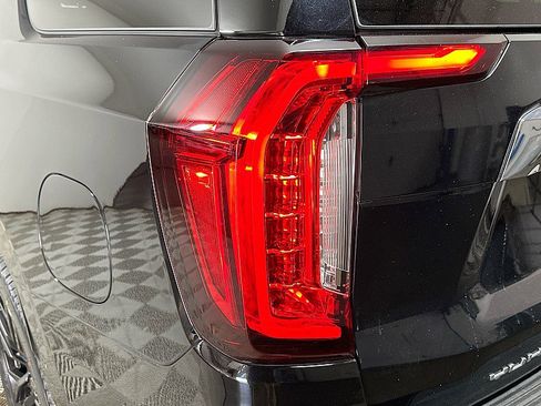 Used 2023 GMC Yukon SLE w/ Gmc Pro Safety Plus Package image 34