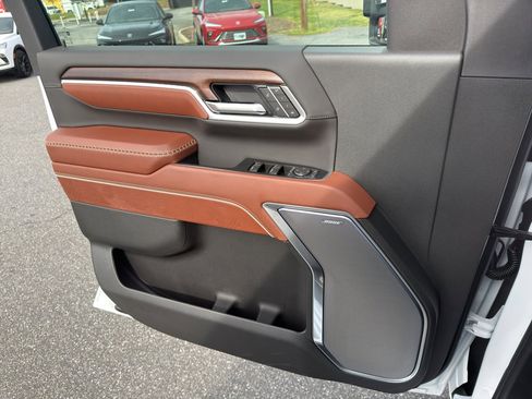 New 2026 GMC Sierra 2500 Denali Ultimate AWD/4WD image 11