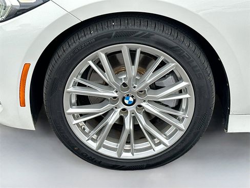 Used 2023 BMW 330i Sedan w/ Premium Package image 20