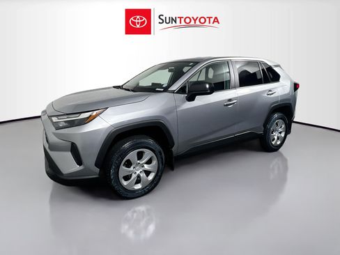 Used 2025 Toyota RAV4 LE FWD image 9